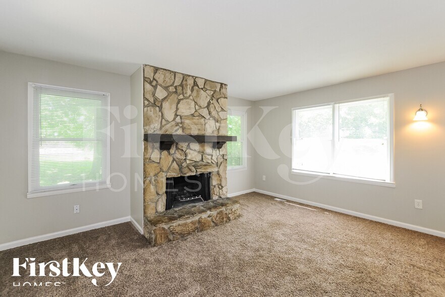 Building Photo - 11319 Bennington Ave