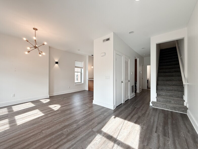 Building Photo - 298 Wilson Ave