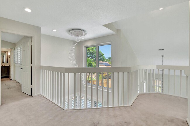 Building Photo - 4517 NW 5th Ave