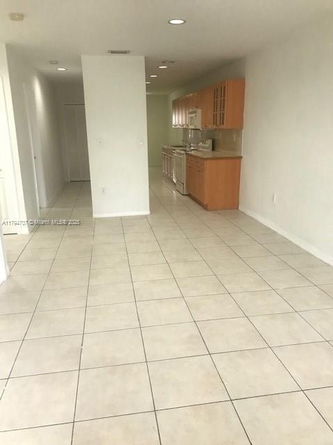Building Photo - 7920 Grand Canal Dr