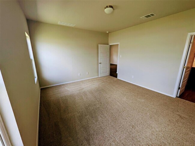 Building Photo - 301 Chesterfield Dr
