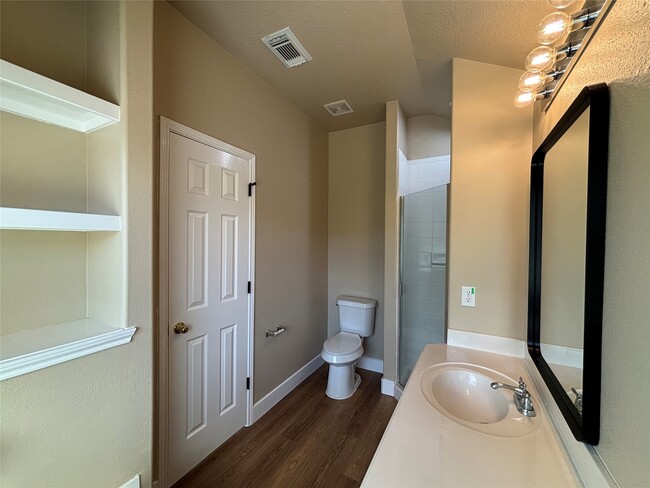 Building Photo - 10831 Harston Dr