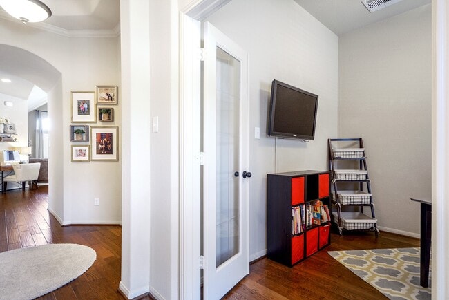 Building Photo - 2519 Kinsgate Forest Dr