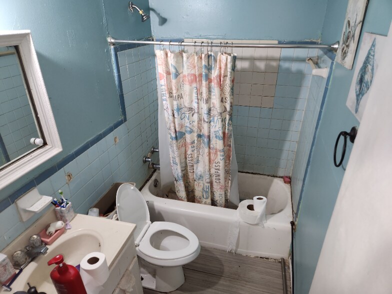 Building Photo - 2911 Church St