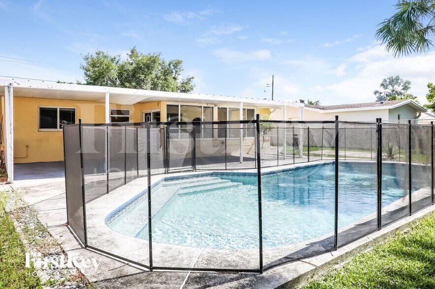 Building Photo - 7461 NW 23rd St