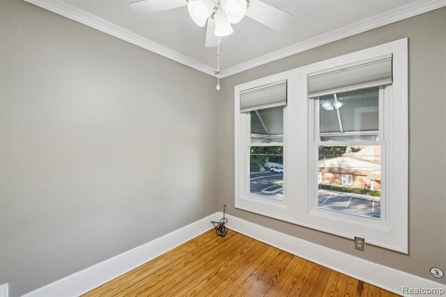 Building Photo - 624 E Main St