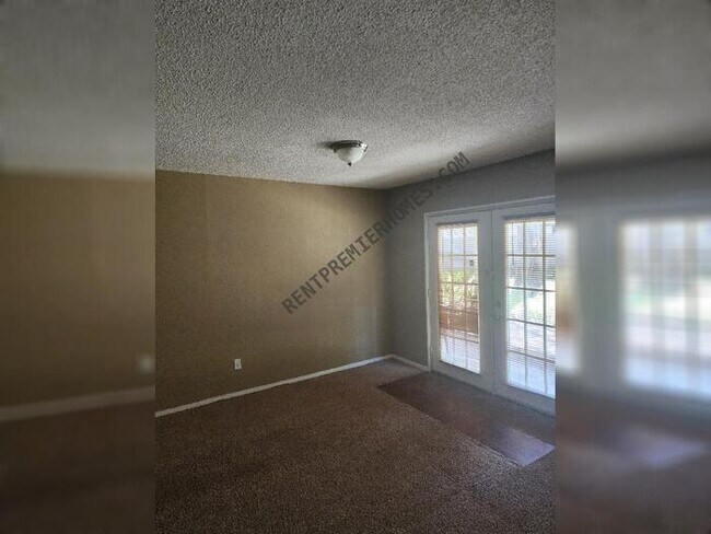 Building Photo - 7448 Van Natta Ln