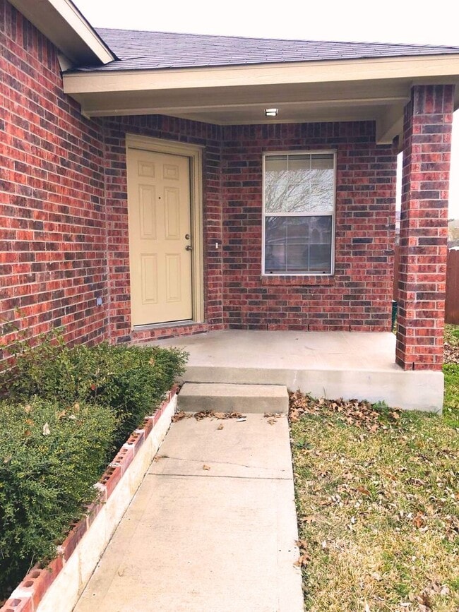 Building Photo - 4 bed 2 bath house in Harker Heights!
