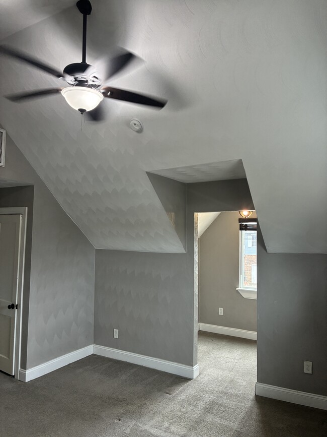 Building Photo - 2808 Beachmont Ave