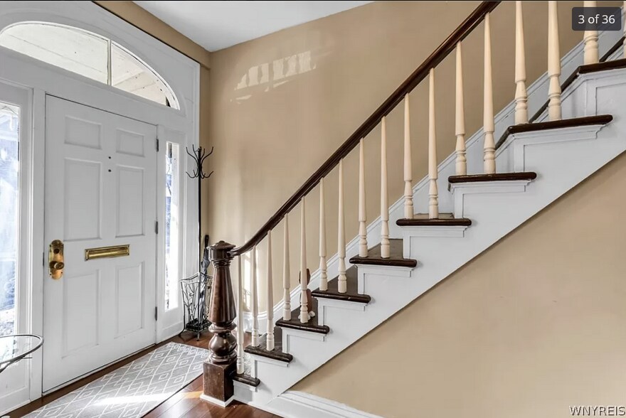 Entry Way - 61 Park St