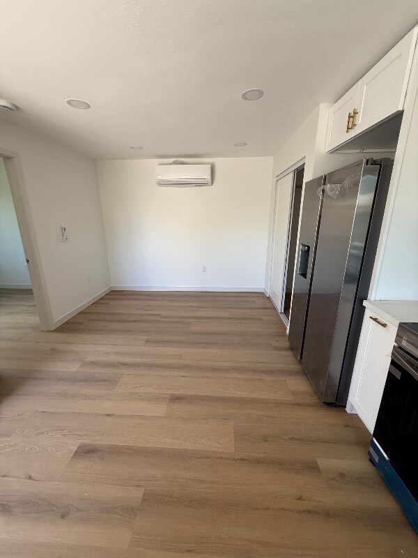 Building Photo - 220 E 21st St