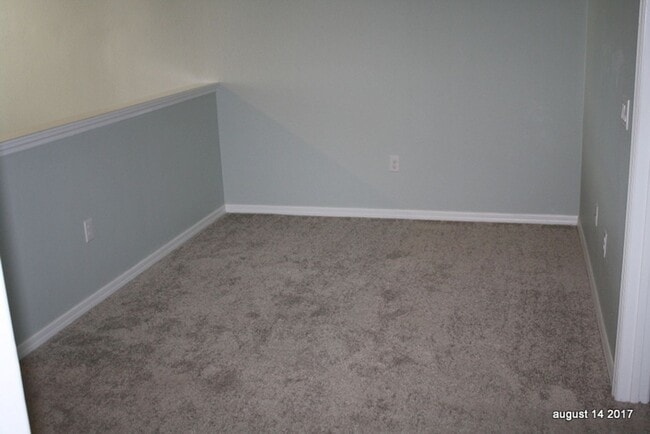 Building Photo - Large 3/3/2 Townhome Carrollwood