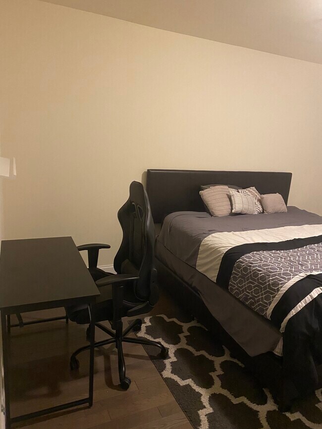 Building Photo - 90 CLINTON Ave