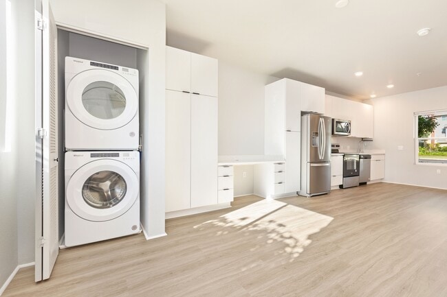 Building Photo - 91-3575-3575 Kamolehonua St