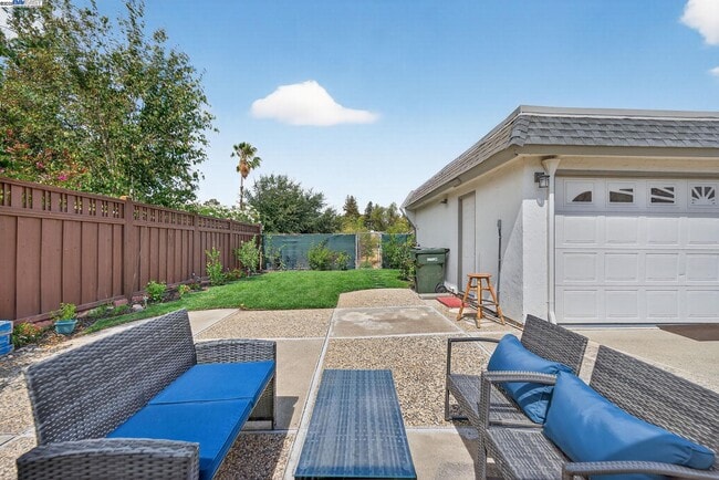 Building Photo - 1810 Peary Way