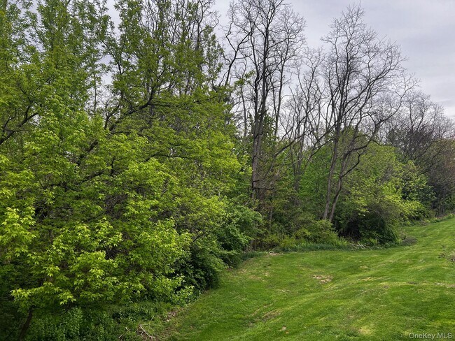 Building Photo - 19 Alpine Dr