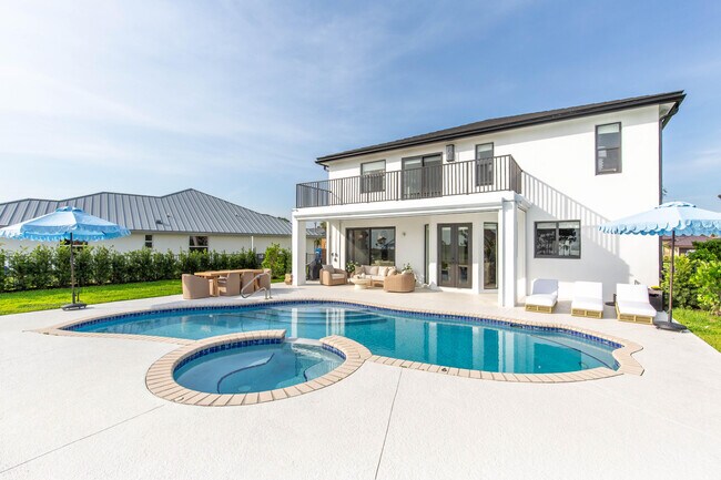 Building Photo - 15930 Canosa Ct