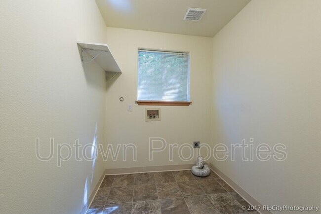 Building Photo - 978 SW 208th Pl