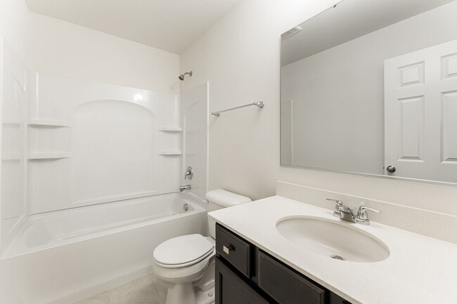 Building Photo - 1985 Kingsley Cir