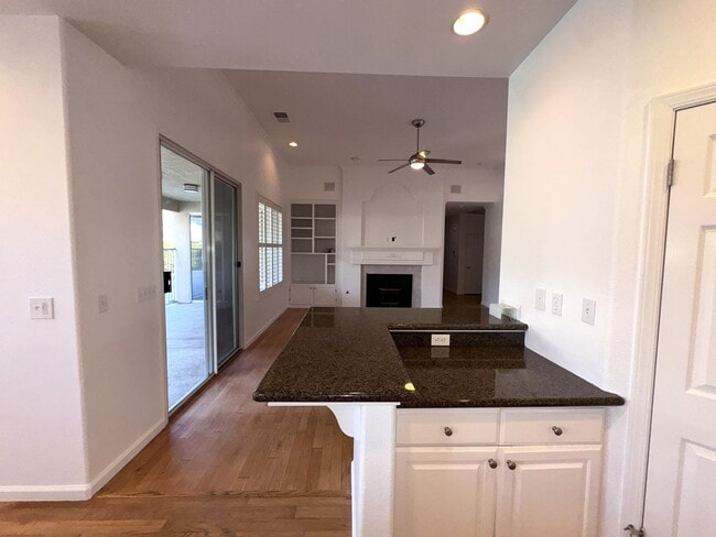 Building Photo - 553 W Fallbrook Ave