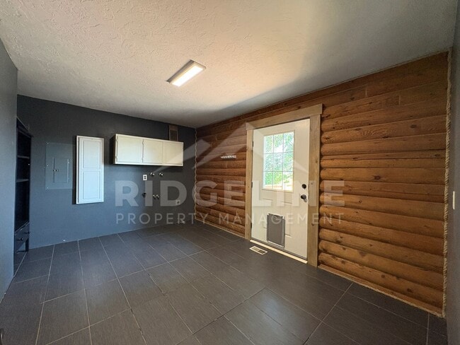 Building Photo - 948 N 900 E