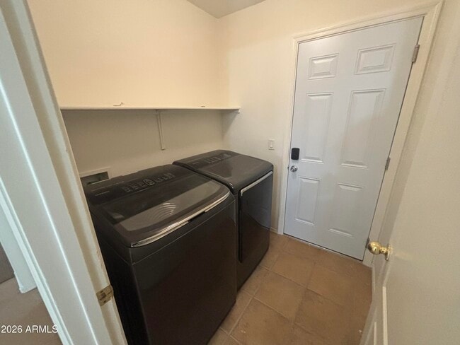 Building Photo - 13140 W Fairmont Ave