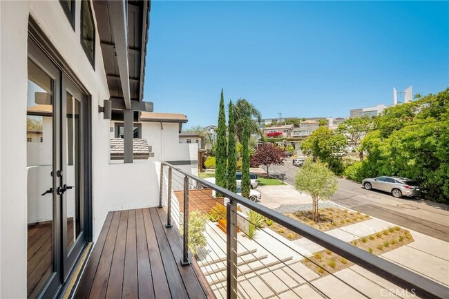 Building Photo - 34031 Mazo Dr