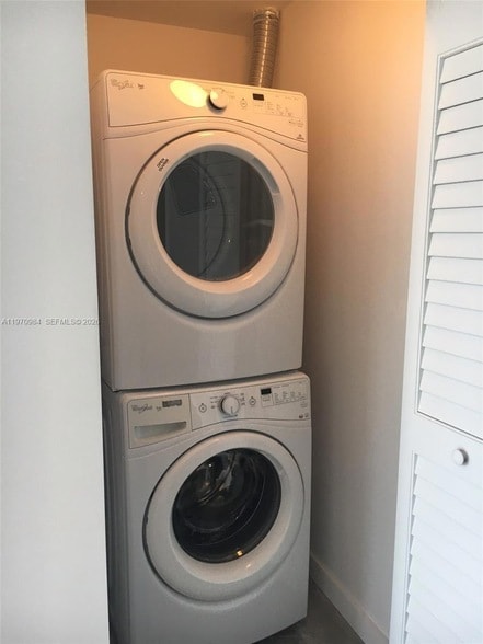 Building Photo - 151 SE 1st St