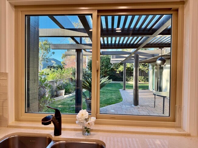 Building Photo - 31121 Via Santo Tomas