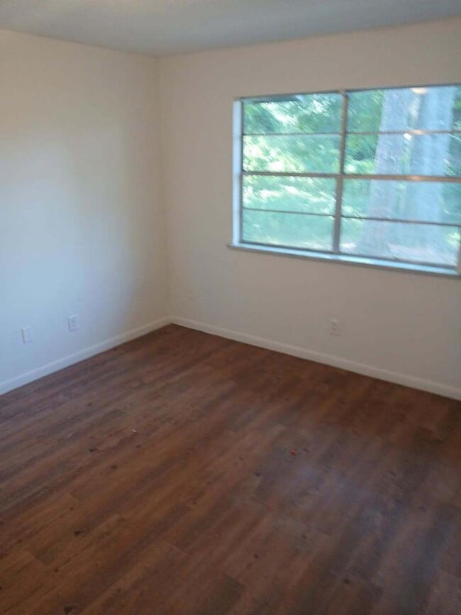 Building Photo - 287 SE Hanover Pl