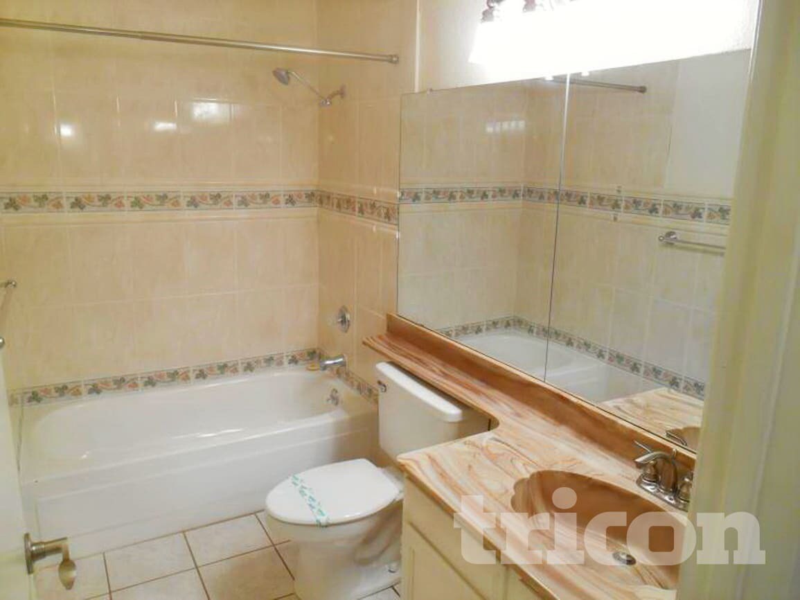 Building Photo - 1128 W Hermosa Dr