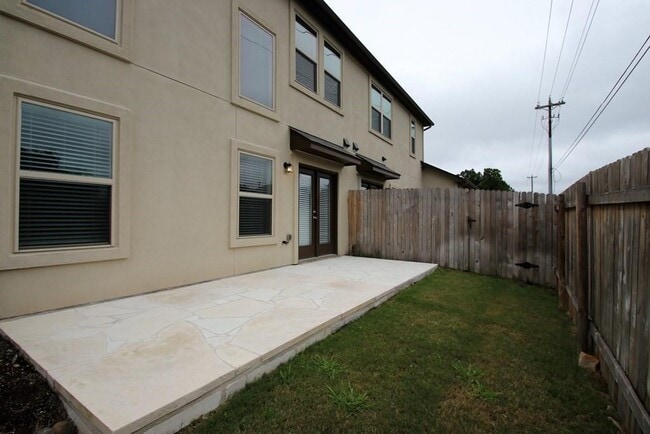 Building Photo - 1701 S Bell Blvd