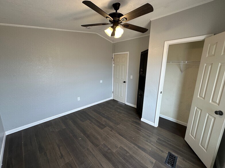 Building Photo - 7301 E County Road 62