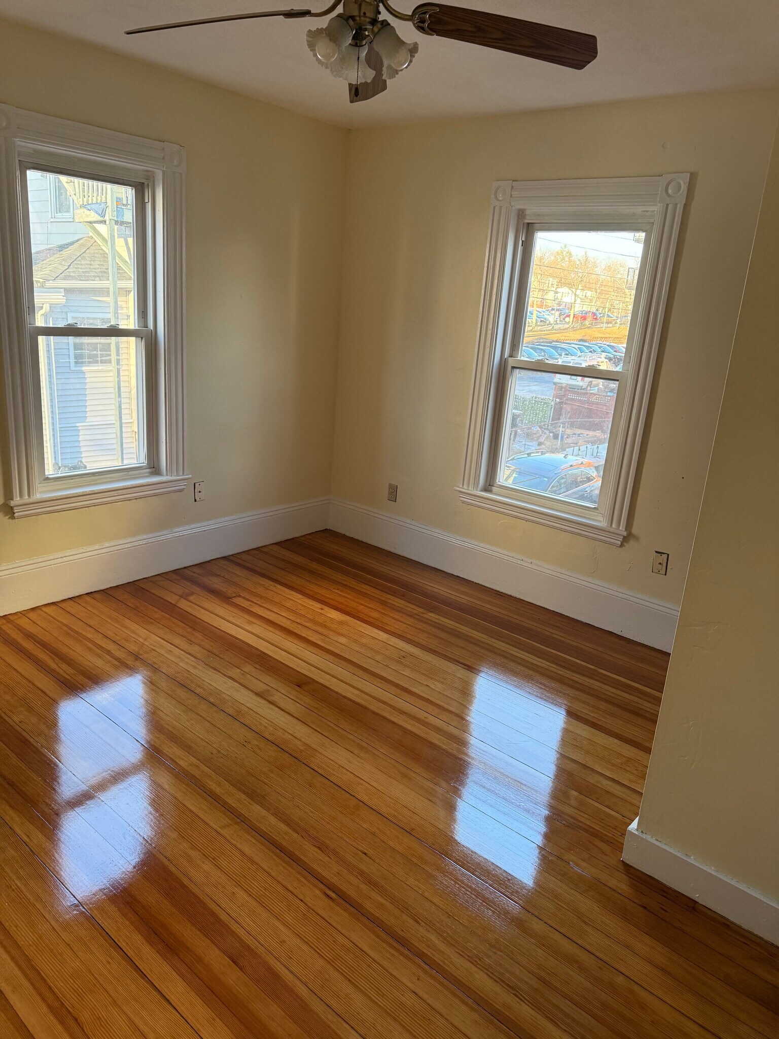 Building Photo - 592 Salem St