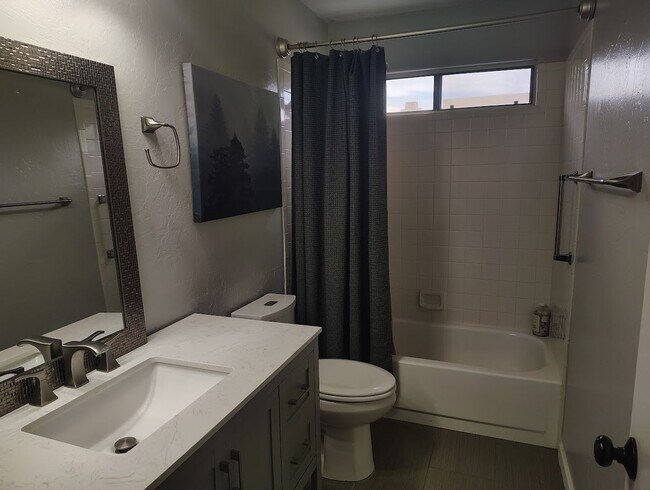 Building Photo - 9047 N Sanguine Dr