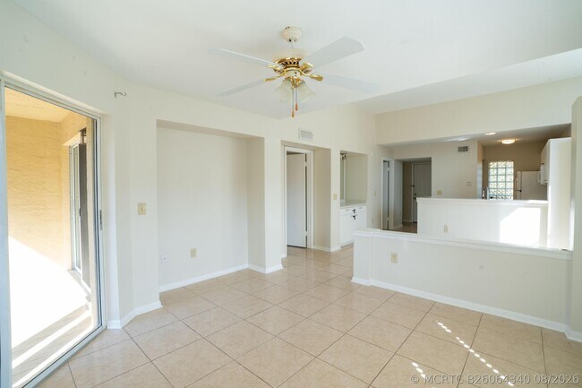 Building Photo - 4791 Via Palm Lakes