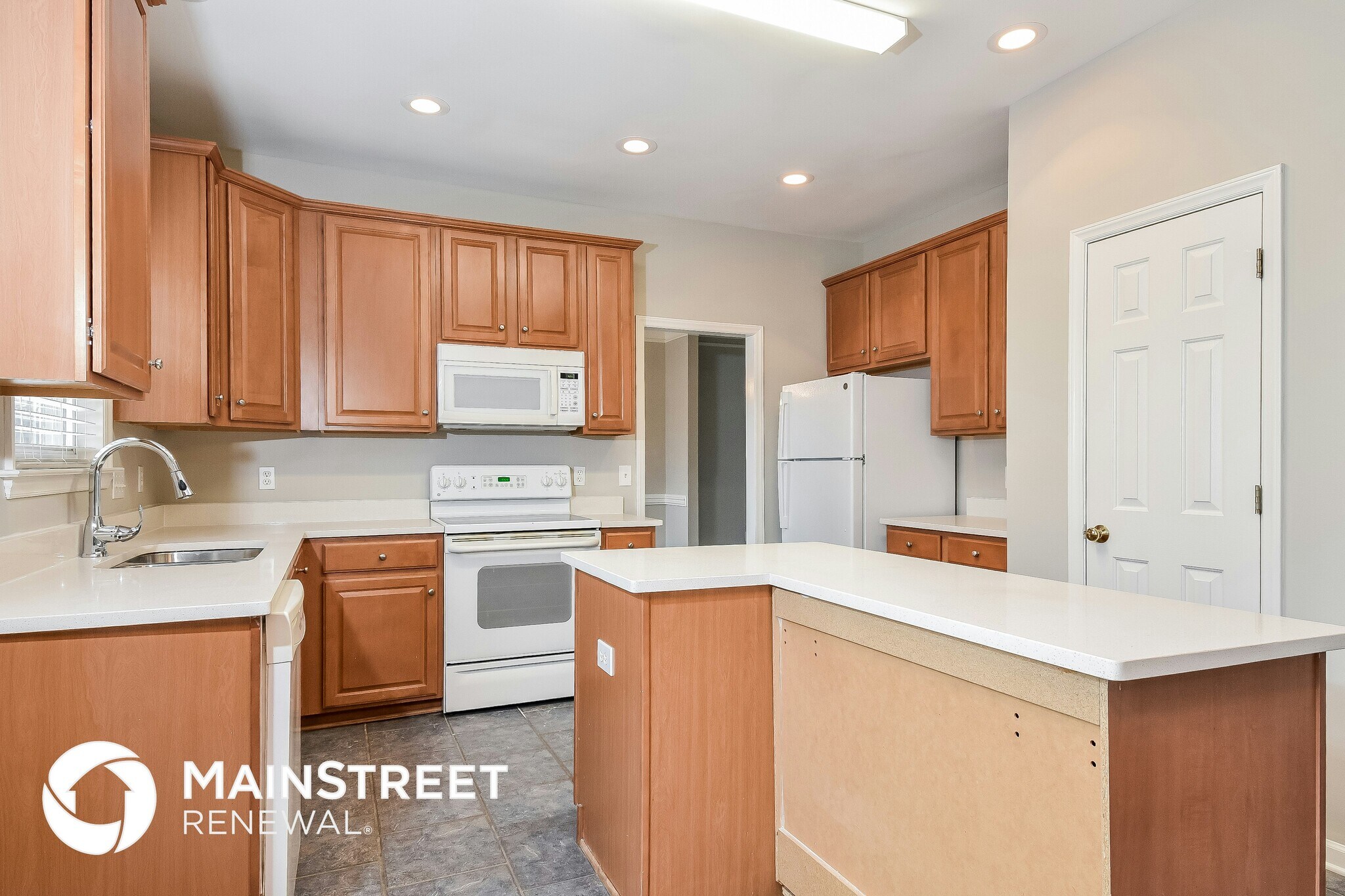 Building Photo - 6116 Boxelder Cove