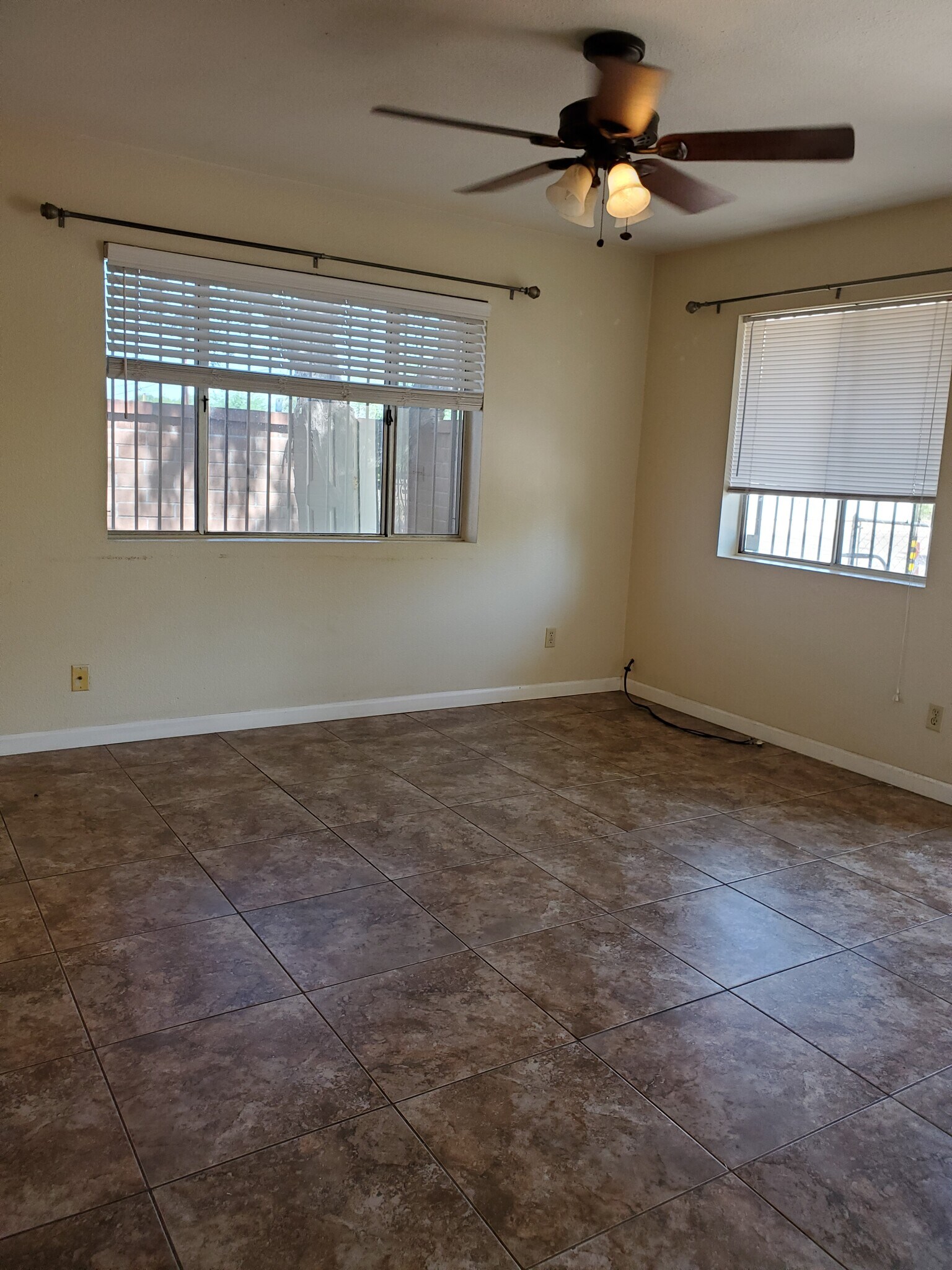 Building Photo - 1710 N Santa Rita Ave