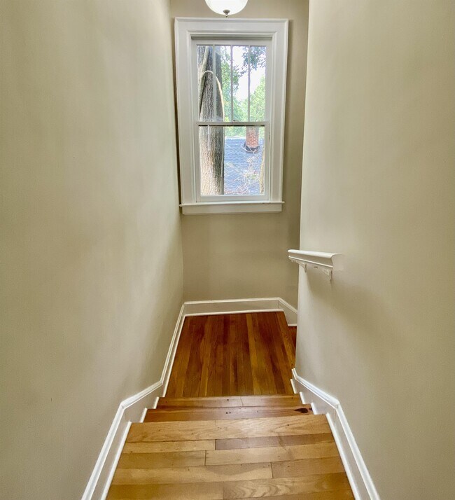 Building Photo - 1105 Virginia Ave