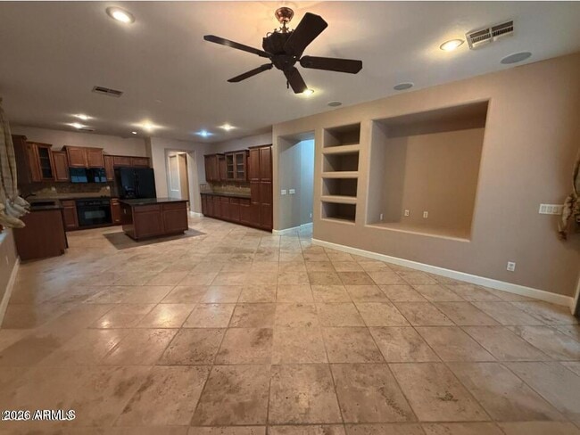 Building Photo - 421 W Wisteria Pl