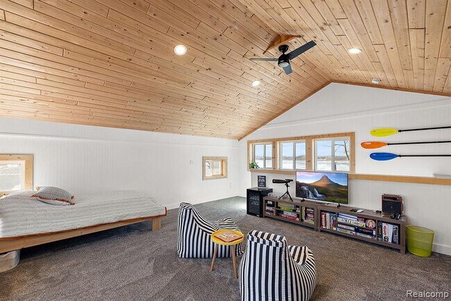 Building Photo - 222 Ackerson Lake Dr