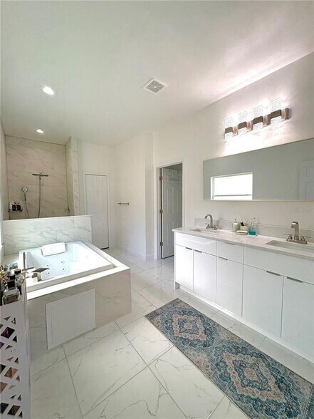 Building Photo - 7044 Brickell Ct