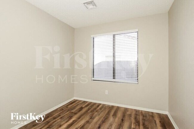 Building Photo - 6702 N 73rd Ave
