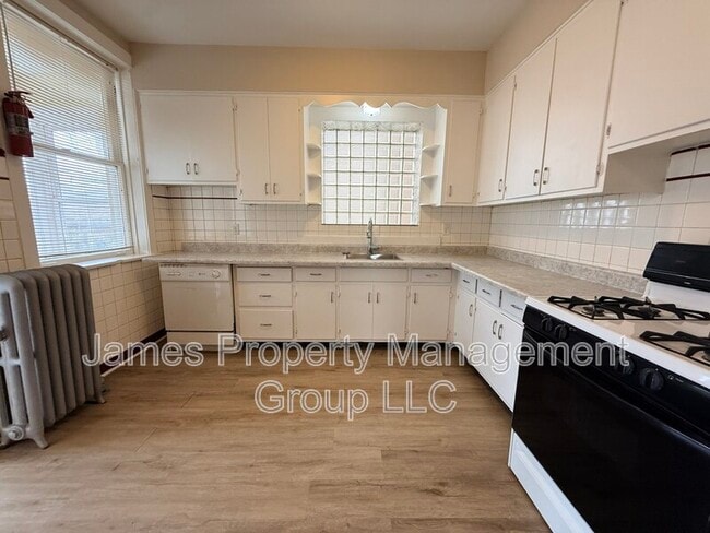 Building Photo - 2736 W Giddings St