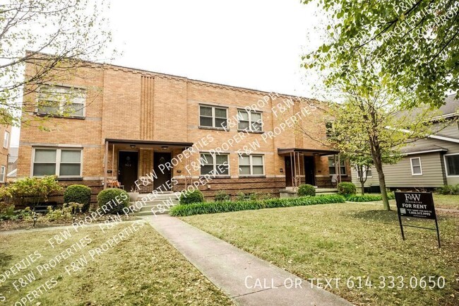 Primary Photo - Spacious2 BR townhome with detached garage...