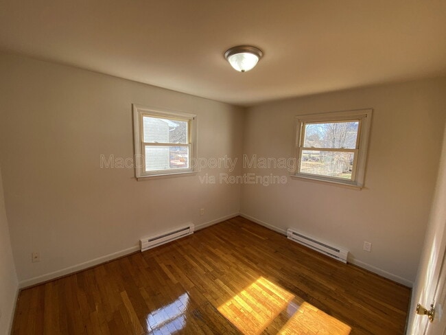 Building Photo - 209 Hamilton St