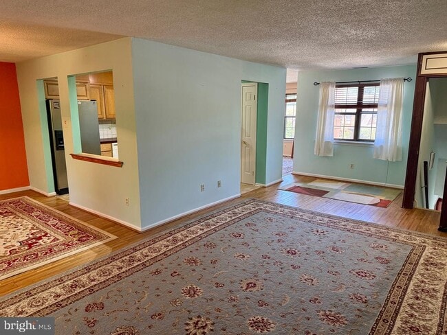 Building Photo - 30 Hopkinson Ct