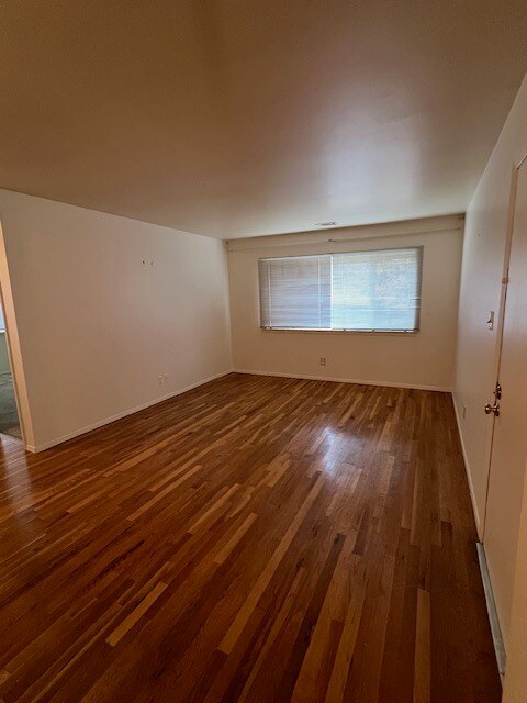 Building Photo - 182 Storm Dr