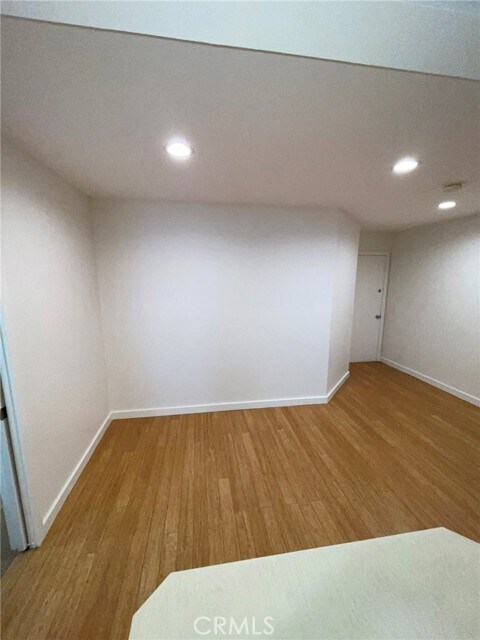 Building Photo - 1124 N La Cienega Blvd