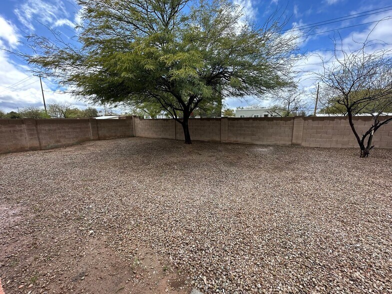 Building Photo - 6574 S Avenida Santa Carolina